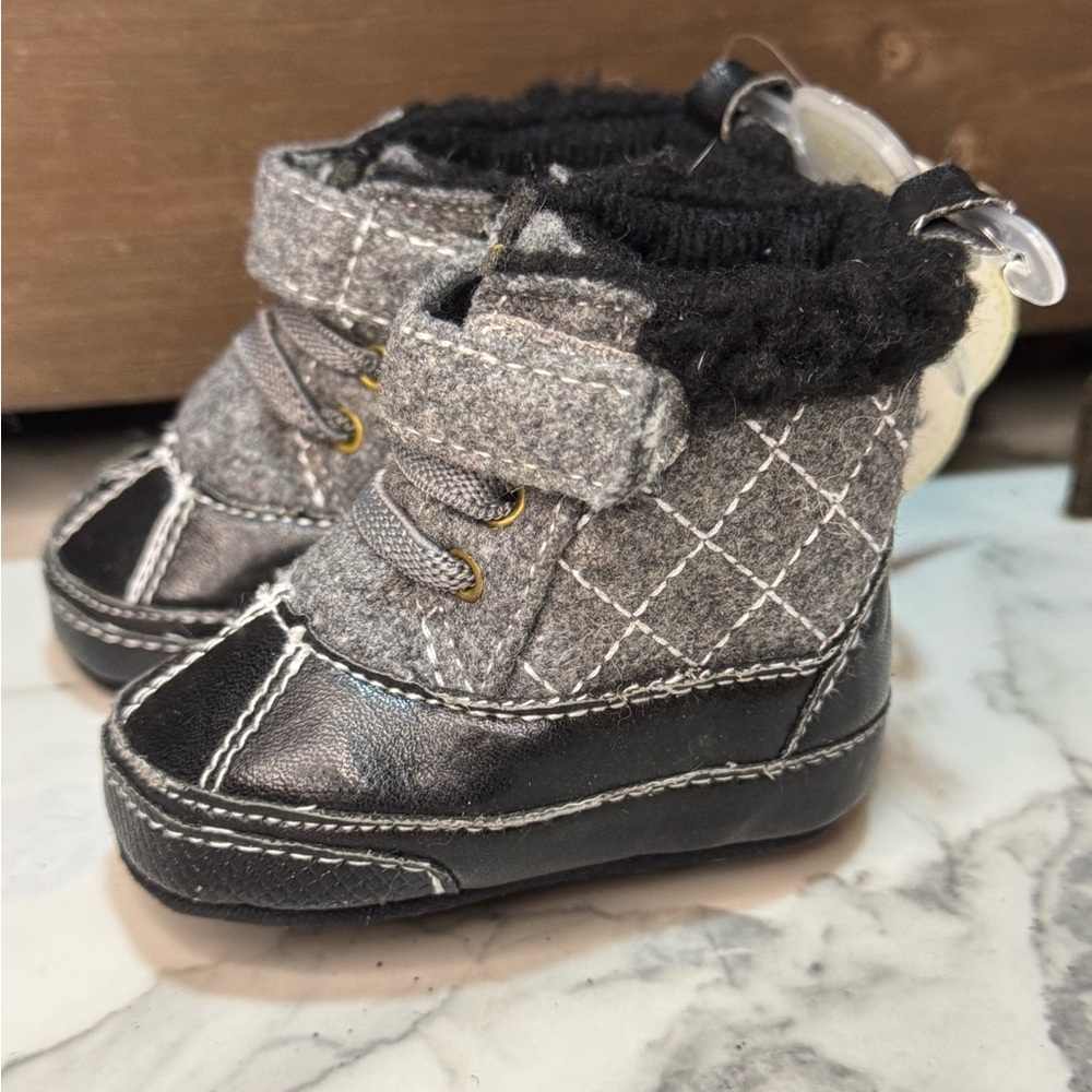 Cozy Gray/Black (0-3m) Infant shoes Size 1